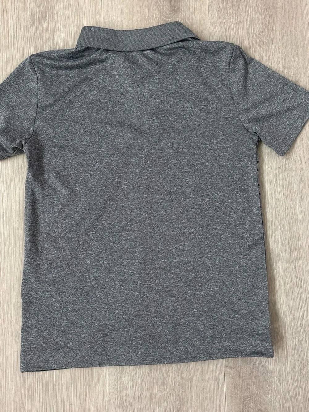 Nike gray polo shirt paired with black shorts - Picture 3 of 8